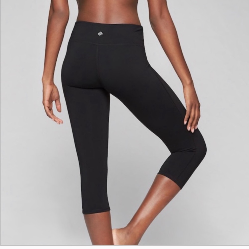 Athleta revelation capri in black size small